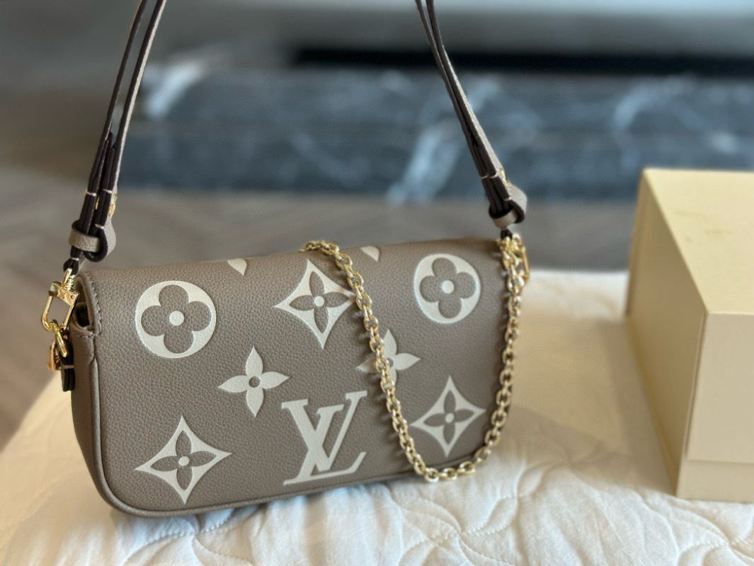 Louis Vuitton Ivy WOC Monogram Shoulder Bag Cream view