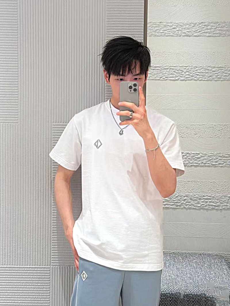 White Diamond Logo Short Sleeve T-Shirt