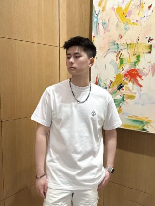 White Diamond Logo Short Sleeve T-Shirt view 3