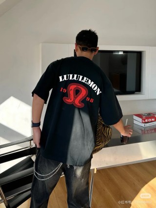 Lululemon 1998 Logo Black T-Shirt view 3