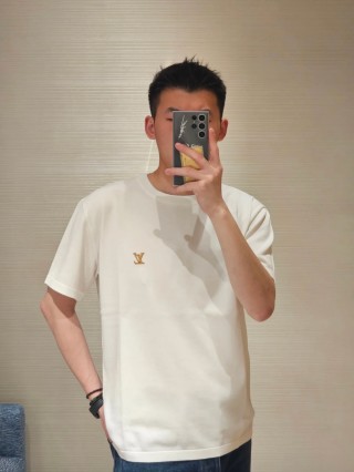Louis Vuitton White Crew Neck T-Shirt with Gold LV Logo view 9
