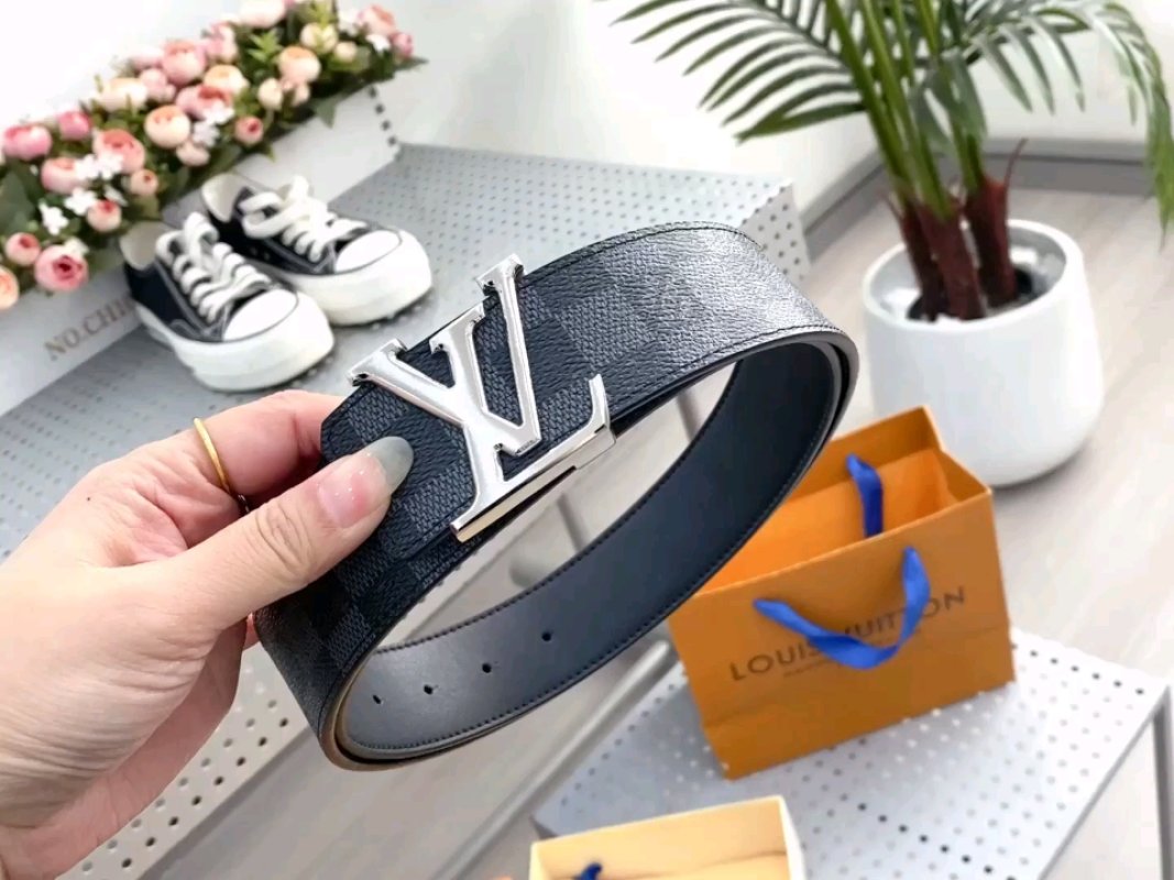 Louis Vuitton LV Buckle Black Leather Belt