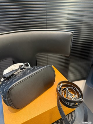 Louis Vuitton Alma Shell Bag Black view 6