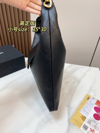 Chanel 25K Hobo Bag Black Quilted view 3