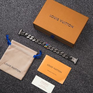 Louis Vuitton LV Sculpture Monogram Chain Bracelet Silver view 2