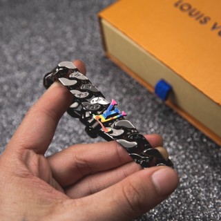 Louis Vuitton LV Sculpture Monogram Chain Bracelet Silver view 6
