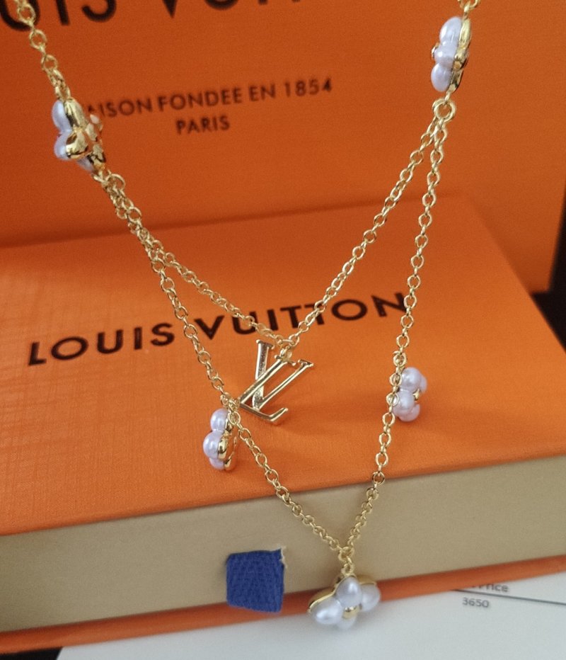 Louis Vuitton LV Gram Monogram Floral Pearl Gold Necklace view