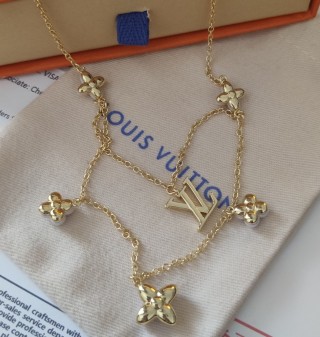 Louis Vuitton LV Gram Monogram Floral Pearl Gold Necklace view 8