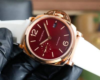 Panerai Luminor Due 42mm Burgundy Automatic Watch view 4