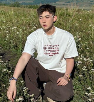 Maison Margiela Calendar Print White T-Shirt view 2