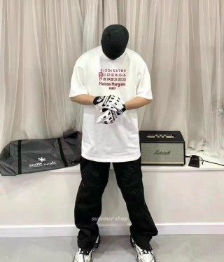 Maison Margiela Calendar Print White T-Shirt view 4