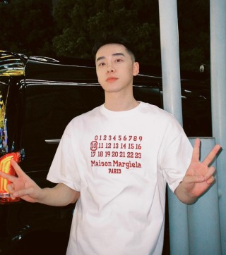 Maison Margiela Calendar Print White T-Shirt view 8