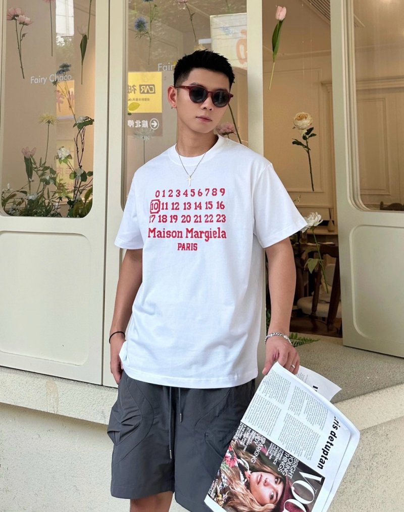 Maison Margiela Calendar Print White T-Shirt view