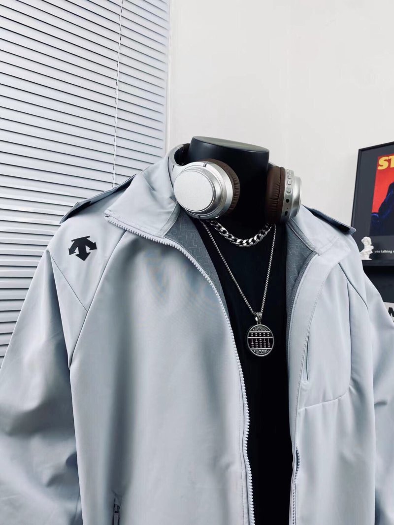 Descente Grey Hooded Windbreaker Training Jacket view