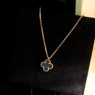 VCA Mini Four Leaf Clover Black Onyx Gold Necklace view 1