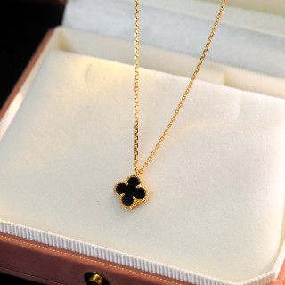 VCA Mini Four Leaf Clover Black Onyx Gold Necklace view 4