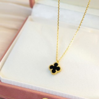 VCA Mini Four Leaf Clover Black Onyx Gold Necklace view 7