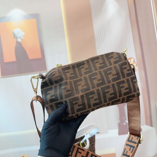 Fendi Brown Monogram Tote Bag 2-Piece Set view 5