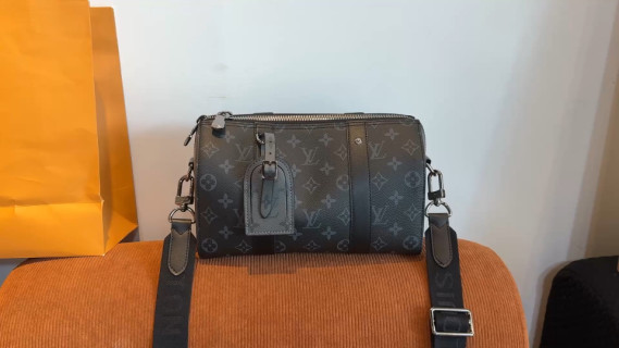 Louis Vuitton Monogram Canvas Crossbody Shoulder Bag Black video
