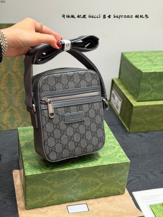 Gucci GG Supreme Camera Crossbody Bag Black view 2