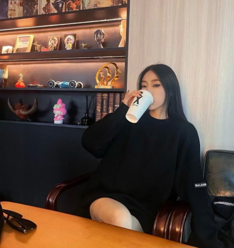 Balenciaga Black Logo Crewneck Sweater