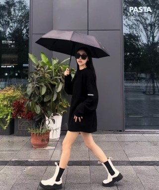 Balenciaga Black Logo Crewneck Sweater view 6