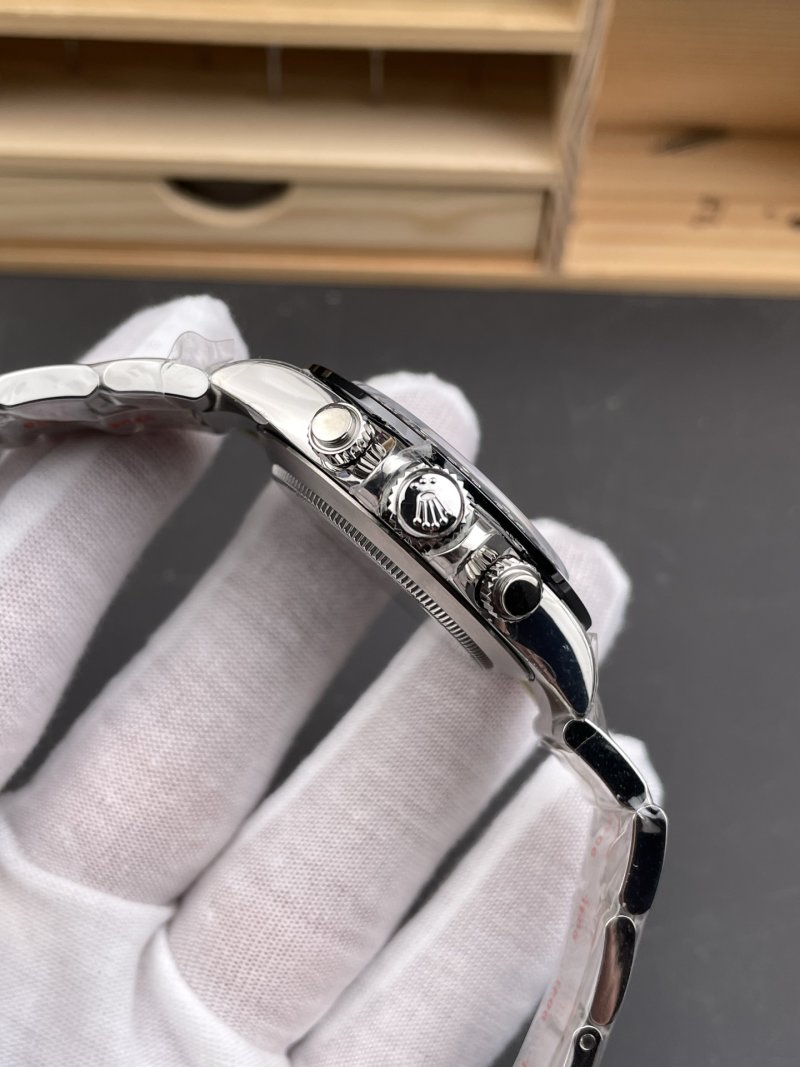 Rolex Daytona 40mm Chronograph White Dial Steel view