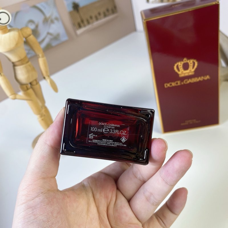 Q by Dolce & Gabbana Parfum 100ml - Red Crown view