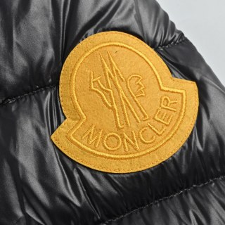 Moncler 25FW Chest Diagonal Zip Down Jacket Black view 7