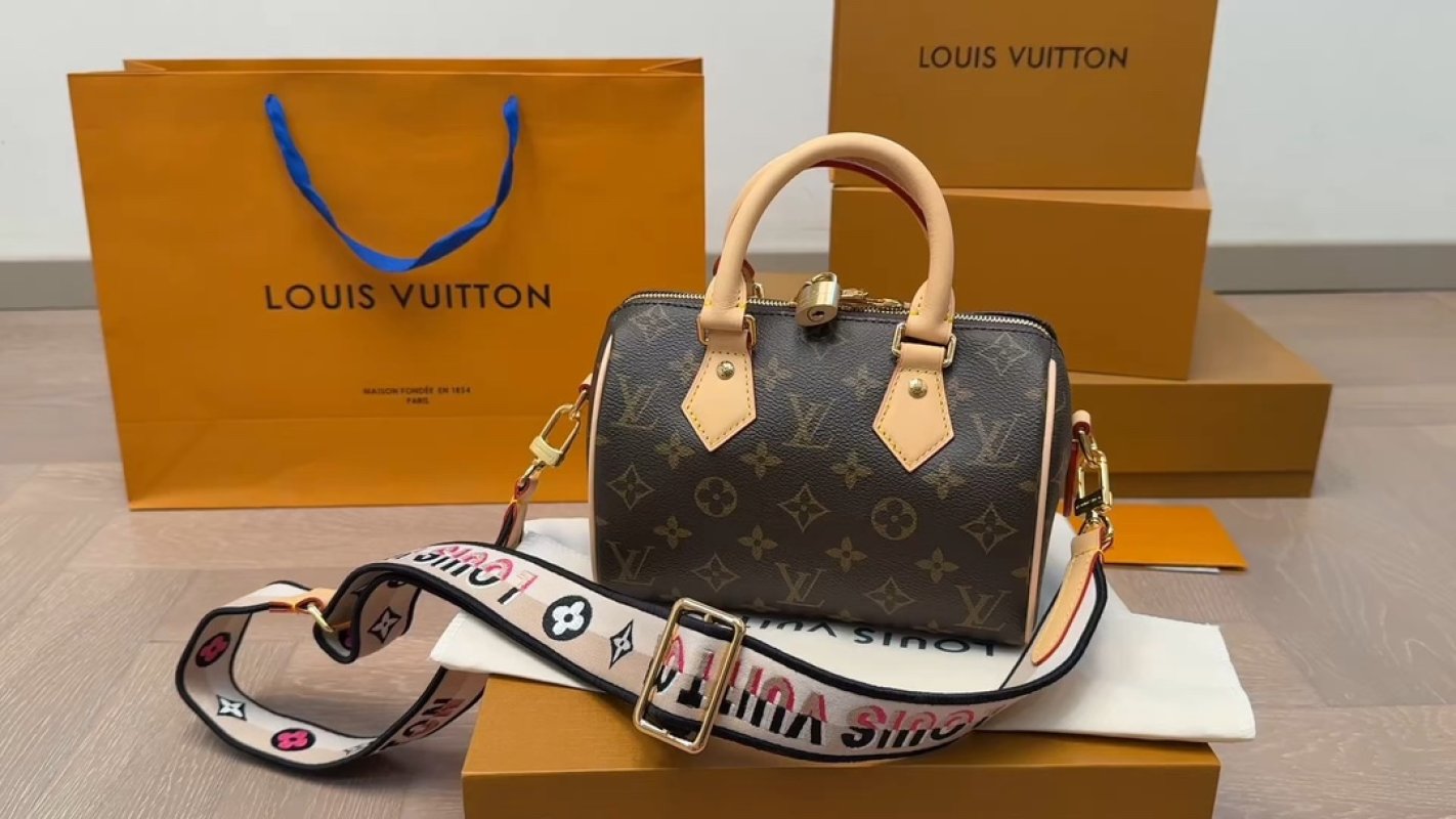 Louis Vuitton Speedy Monogram Canvas Handbag Tan Handle