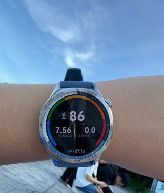 Samsung Galaxy Watch 5 Pro Silver Blue view 4