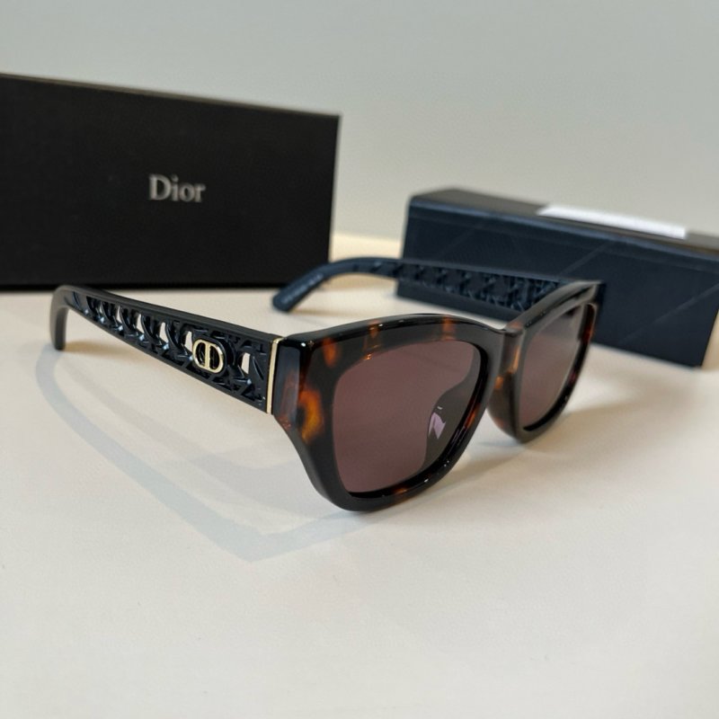 Dior Tortoiseshell Cat-Eye Sunglasses with CD Logo