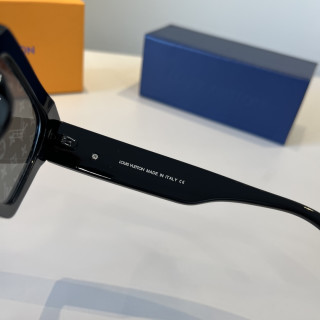 Louis Vuitton Monogram Black Square Sunglasses view 5