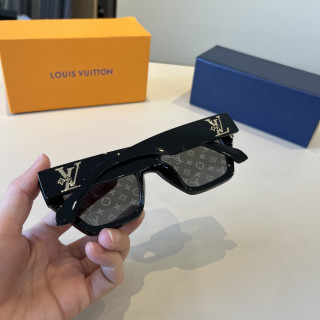 Louis Vuitton Monogram Black Square Sunglasses view 7