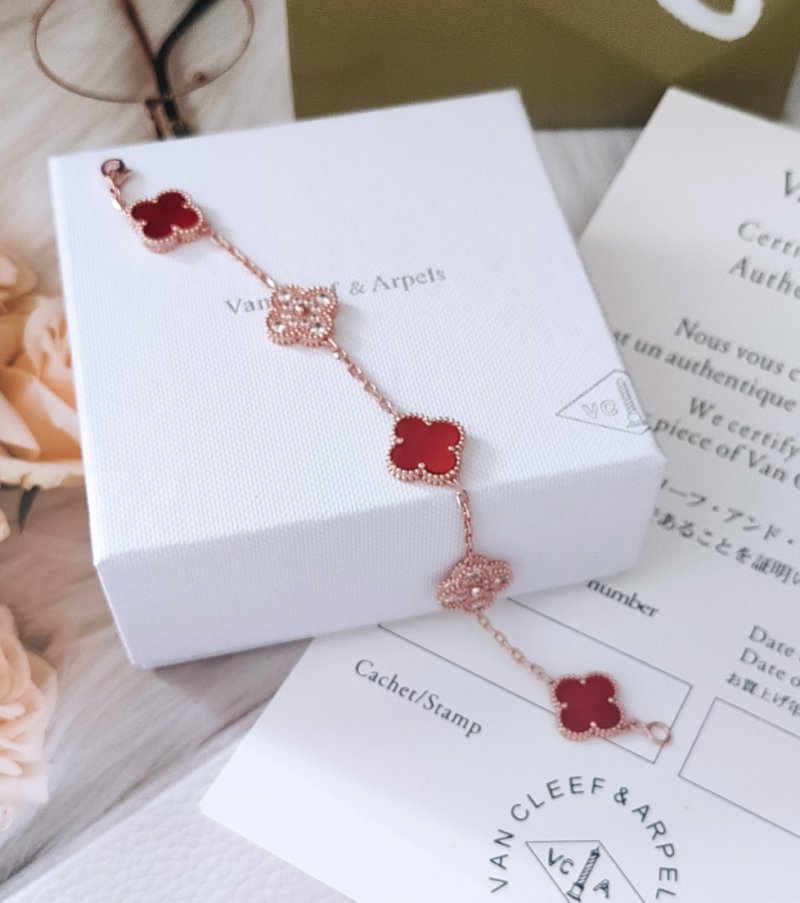 Van Cleef & Arpels Four-Leaf Clover Red Mother-of-Pearl Rose Gold Bracelet view