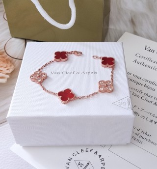 Van Cleef & Arpels Four-Leaf Clover Red Mother-of-Pearl Rose Gold Bracelet view 3
