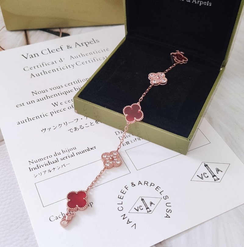 Van Cleef & Arpels Four-Leaf Clover Red Mother-of-Pearl Rose Gold Bracelet view