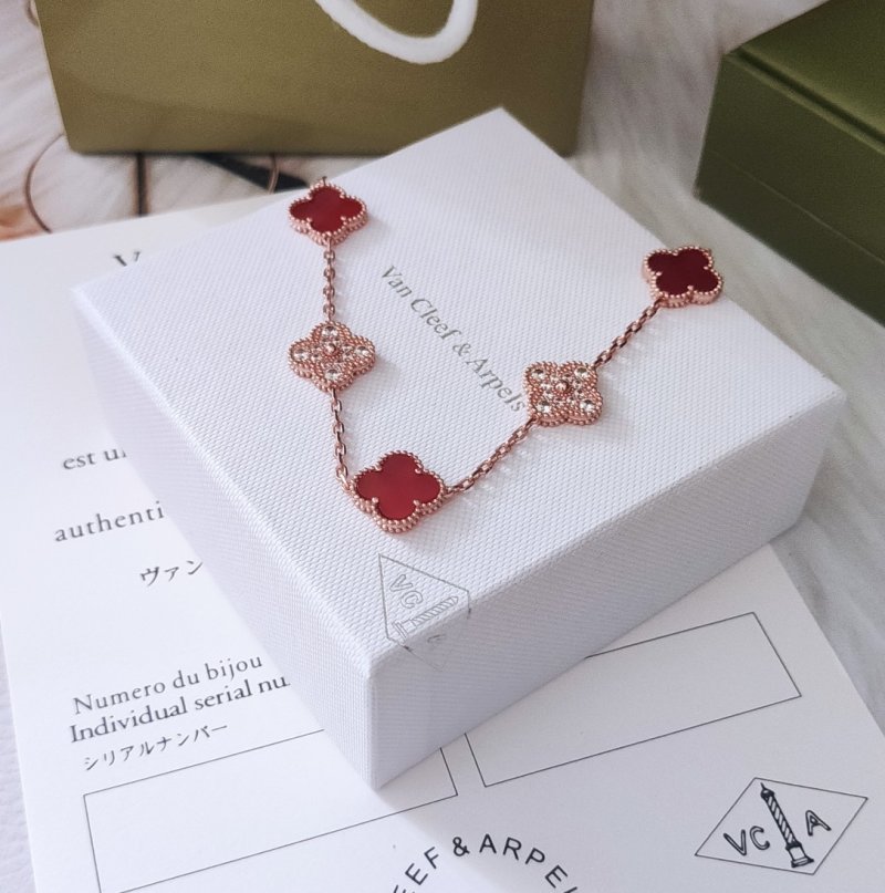 Van Cleef & Arpels Four-Leaf Clover Red Mother-of-Pearl Rose Gold Bracelet view