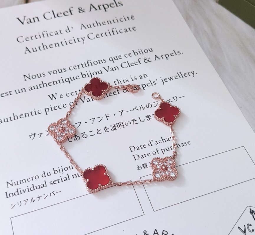 Van Cleef & Arpels Four-Leaf Clover Red Mother-of-Pearl Rose Gold Bracelet view