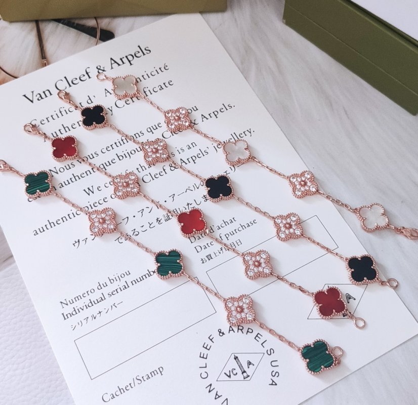 Van Cleef & Arpels Four-Leaf Clover Red Mother-of-Pearl Rose Gold Bracelet view