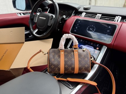 Louis Vuitton Keepall Bandoulière 25 Monogram Canvas Shoulder Bag view 2