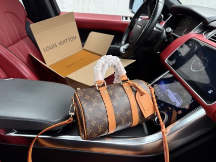 Louis Vuitton Keepall Bandoulière 25 Monogram Canvas Shoulder Bag view 3
