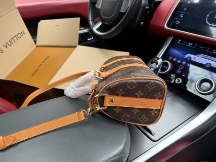 Louis Vuitton Keepall Bandoulière 25 Monogram Canvas Shoulder Bag view 7