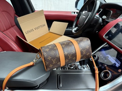 Louis Vuitton Keepall Bandoulière 25 Monogram Canvas Shoulder Bag view 8