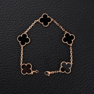 Van Cleef & Arpels Clover Black Onyx Gold Bracelet view 1