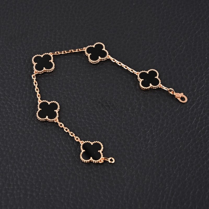 Van Cleef & Arpels Clover Black Onyx Gold Bracelet view