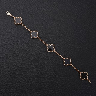 Van Cleef & Arpels Clover Black Onyx Gold Bracelet view 3