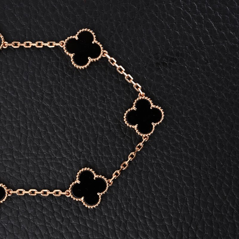 Van Cleef & Arpels Clover Black Onyx Gold Bracelet view