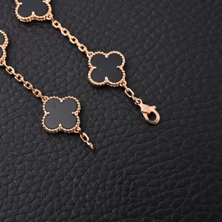 Van Cleef & Arpels Clover Black Onyx Gold Bracelet view 6