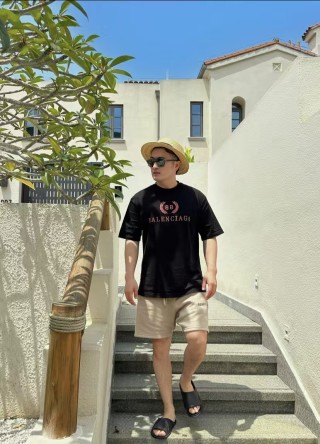 Balenciaga BB Laurel Embroidered Black T-Shirt view 5